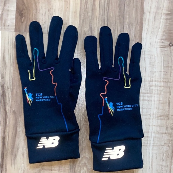 new balance running gloves